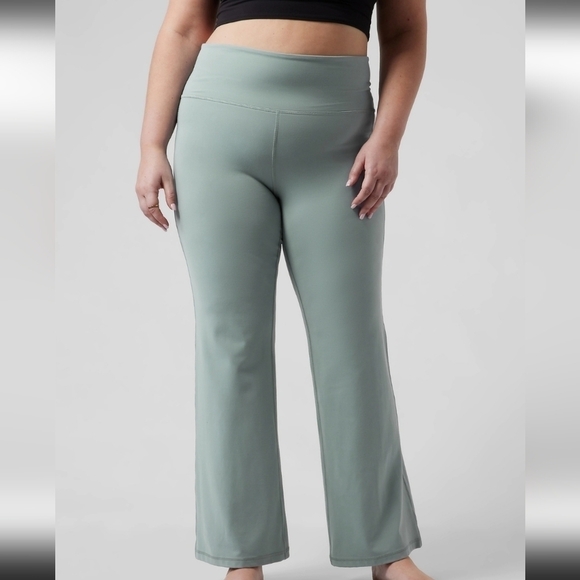 Athleta Women's Elation Flare Pant in Minimalistic Grey - Size 2X - Picture 1 of 11
